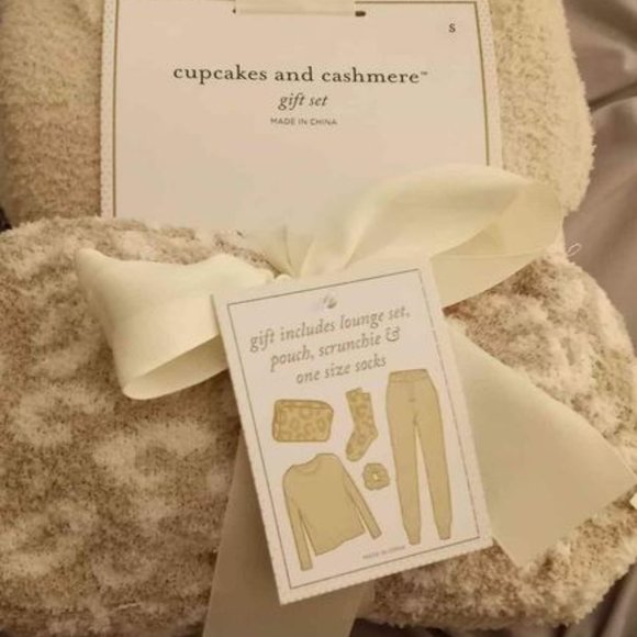 XS Cupcake & Cashmere lounge gift Set - Picture 1 of 6